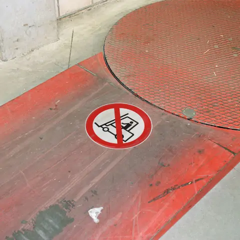 Podlahová značka - Pozor vozíky, 10 cm